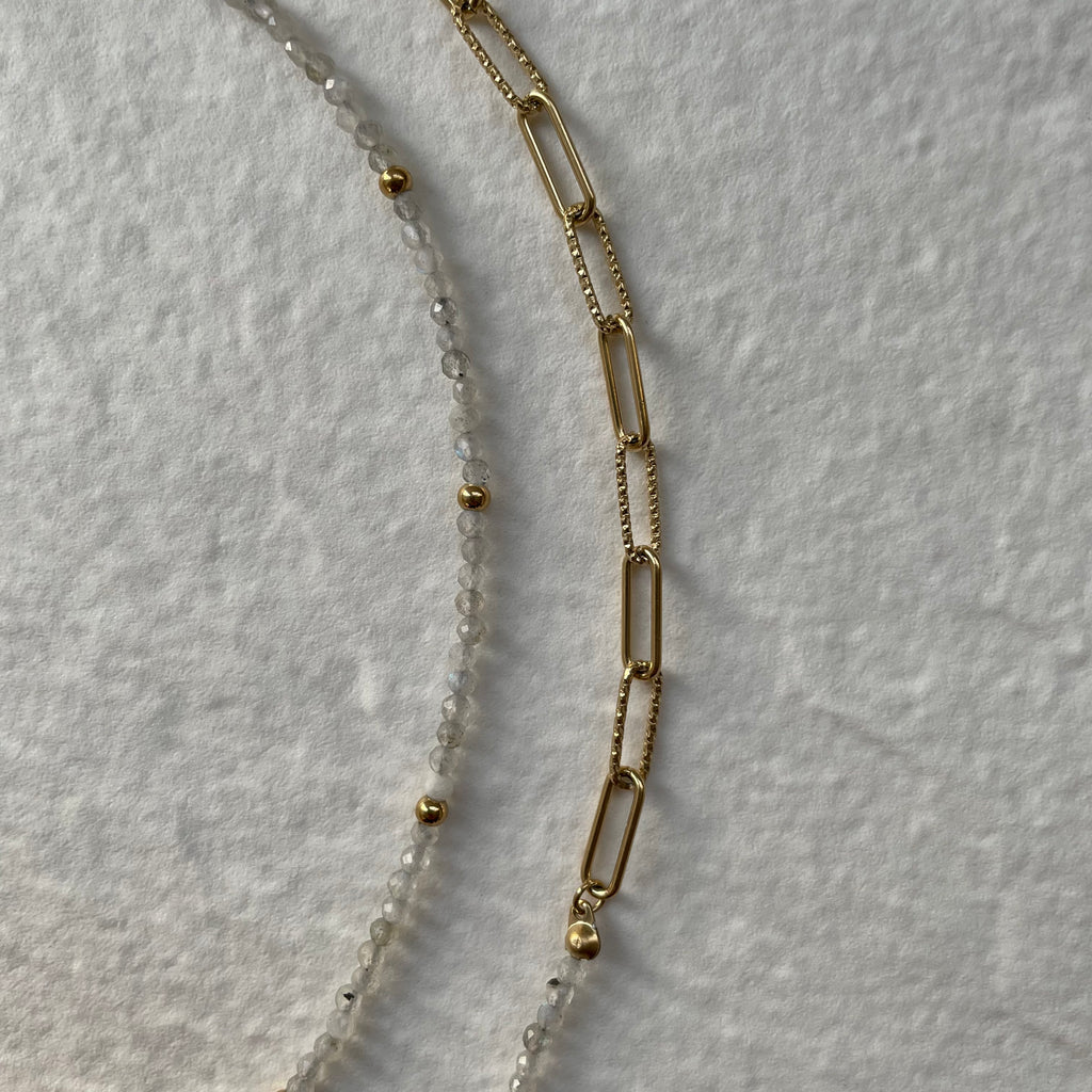 Collier perles semi-précieuses et mailles dorées en acier inoxydable | Vannina
