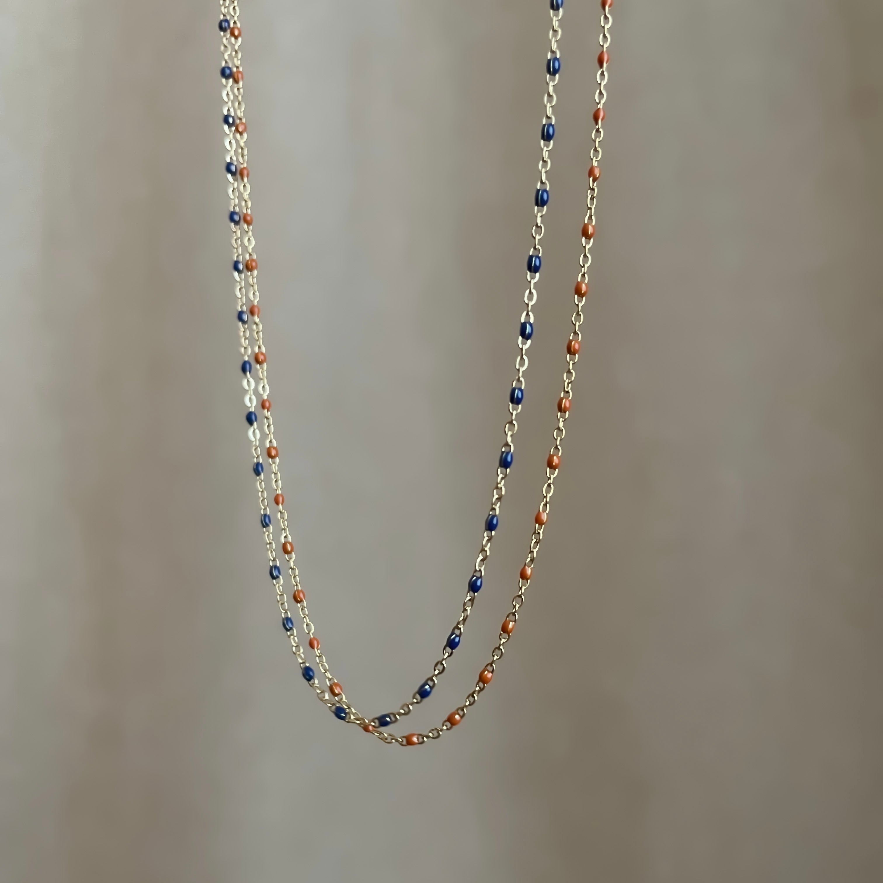 Collier Fin Doré en Acier Inoxydable avec Perles Colorées | Ginette